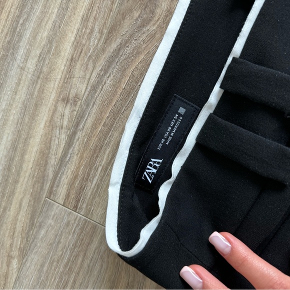 Zara skort with white details. Size XS. Low waisted - Picture 4 of 4